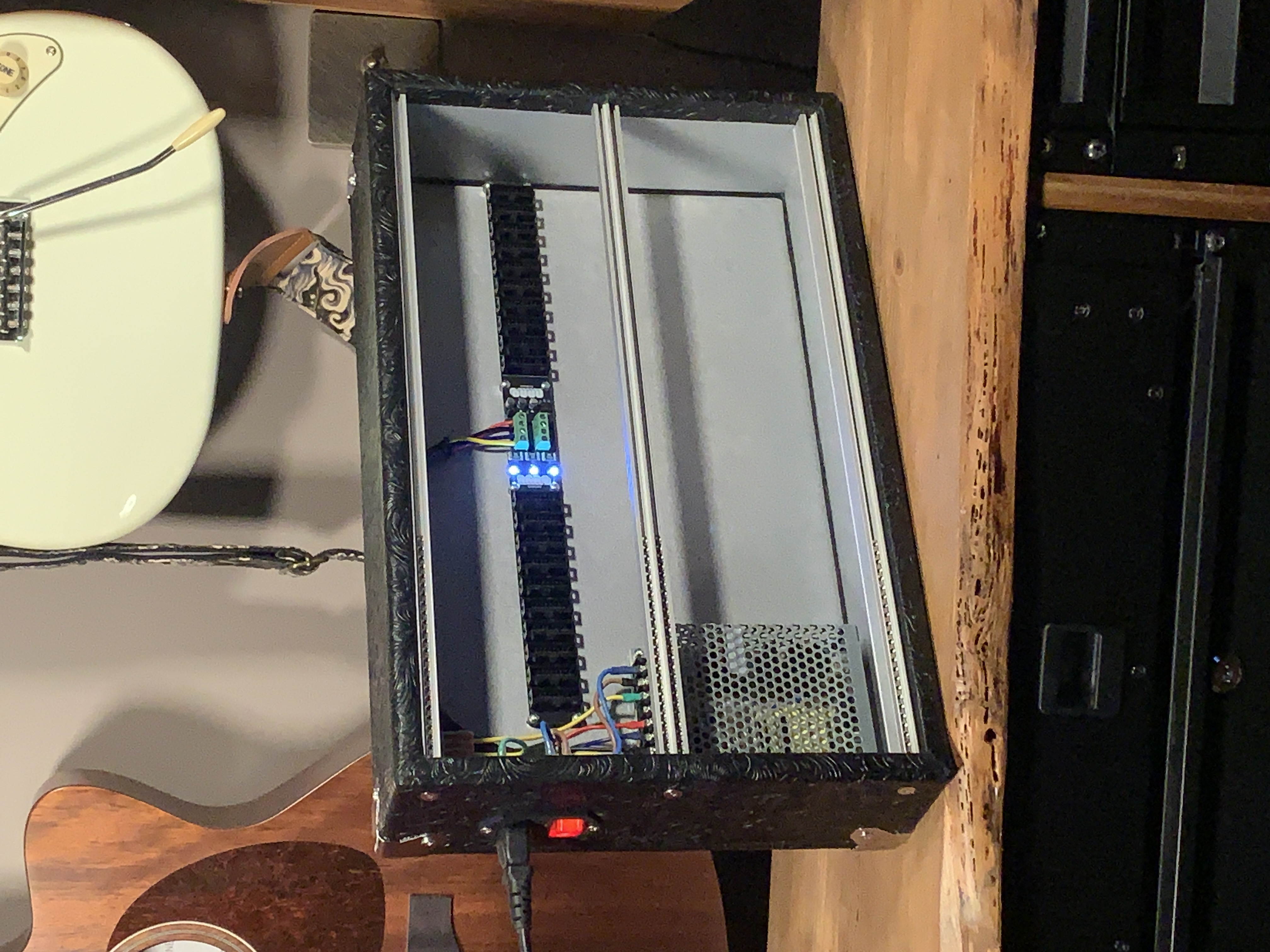 Black & Silver – 6U / 84HP